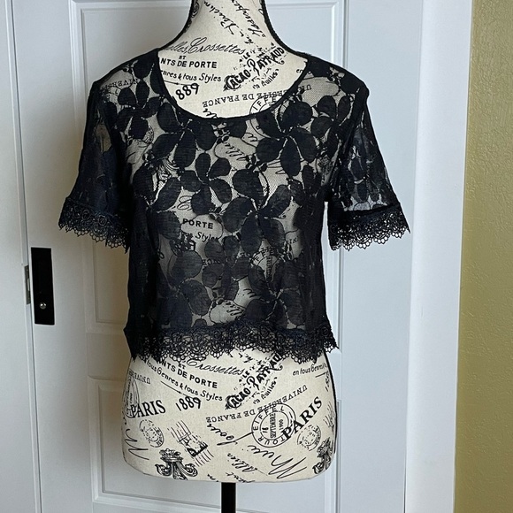 Show Me Your Mumu Black Lace Crop Top - Picture 1 of 6